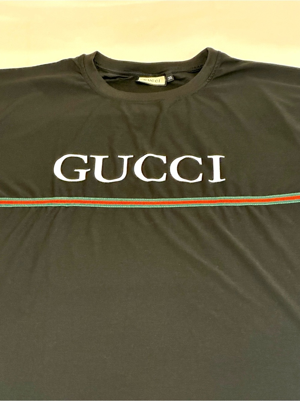 Gucci Black Tee and Shorts Set with Red Accent - Picture 13 of 13